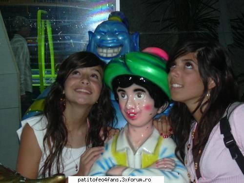 Friends - kitty - Brenda Asnicar